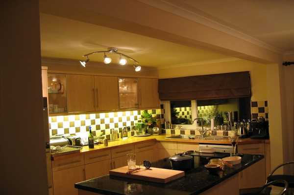 Burghfield, Nr Reading - Internal changes to provide a large kitchen and dining area.